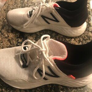 New Balance Women's Tennis Shoes, Size 6.5, Very Good Condition